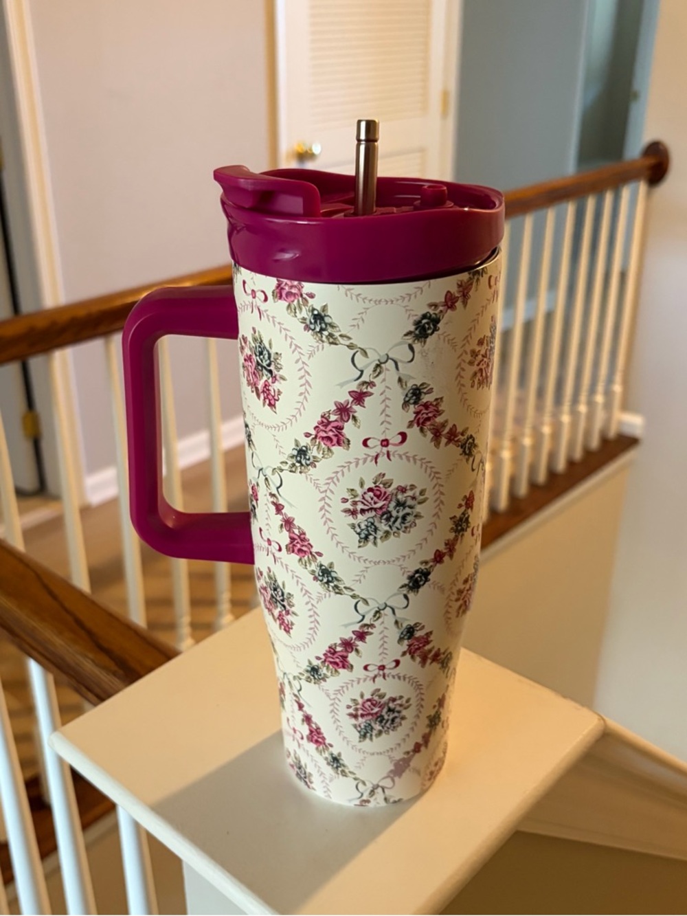 🌸Floral Insulated Tumbler w/ Handle & Straw Lid (New)